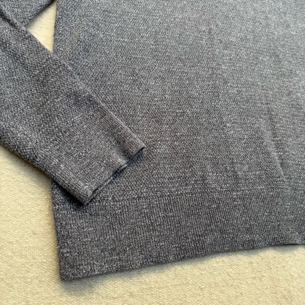 Banana Republic Heathered Gray Crewneck Sweater - Picture 4 of 6
